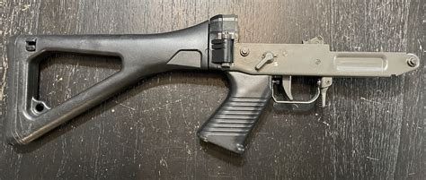 Very cool Sig rifle - excellent condition US factory SBR with Swiss lower. . Sig 551 lower